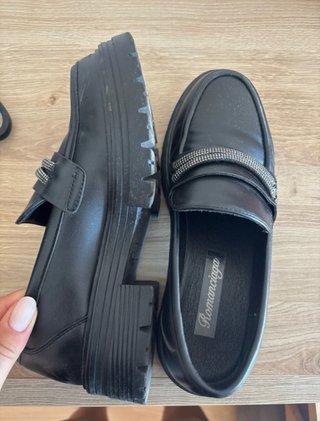 Mocasines negros con detalle pedrería