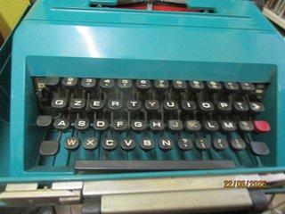 Macchina da scrivere Olivetti Studio 45 verde