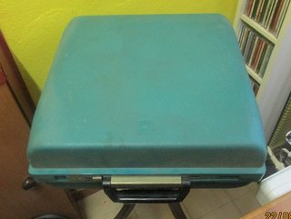 Macchina da scrivere Olivetti Studio 45 verde