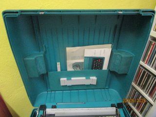 Macchina da scrivere Olivetti Studio 45 verde