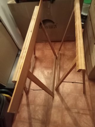 Tres caballetes de madera