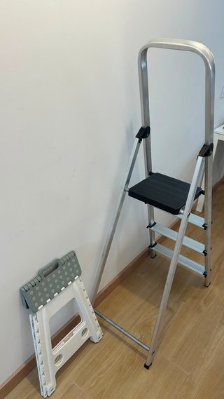 KIT DE ESCALERAS DOMÉSTICAS EXCELENTE ESTADO
