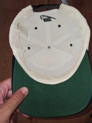 Gorra Nike Vintage Blanca y Negra