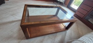 Mesa de centro de madera y cristal