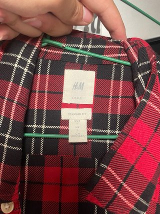 Camisa H&M cuadros roja y negra