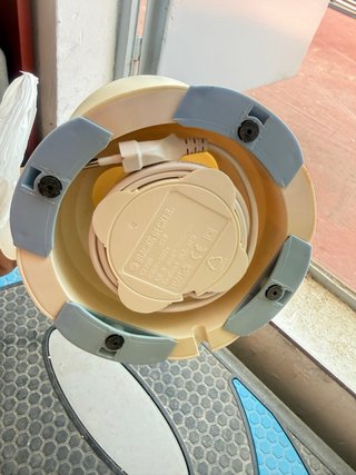 Exprimidor eléctrico blanco