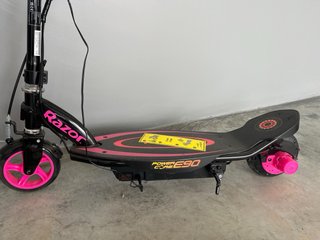 Patinete Eléctrico Razor Power Core E90.