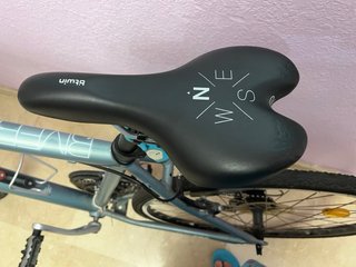 Bicicleta Btwin CrossTrecking Gris