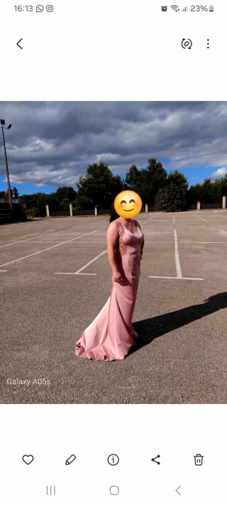 Vestido de fiesta rosa elegante