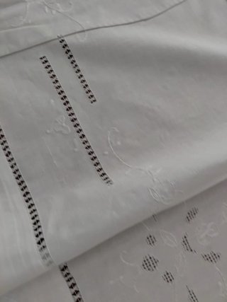 Lenzuolo lino con 2 federe ricamate a mano