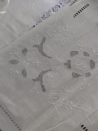 Lenzuolo lino con 2 federe ricamate a mano