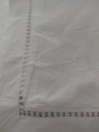 Lenzuolo lino con 2 federe ricamate a mano