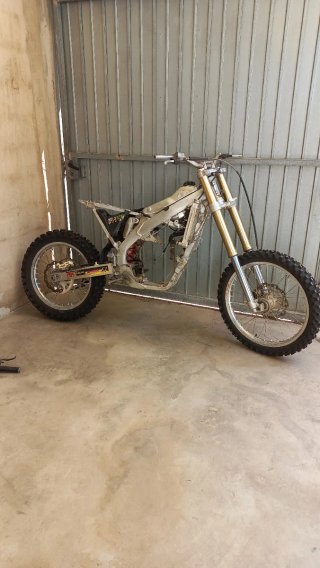 Suzuki RMZ 450 2016 (sin motor/escape)