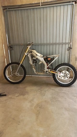 Suzuki RMZ 450 2016 (sin motor/escape)