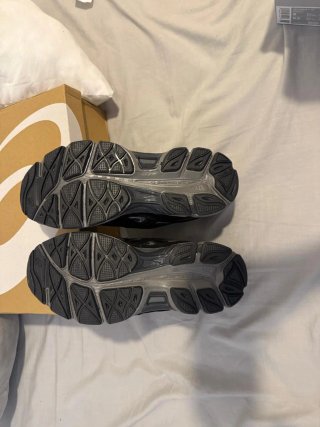 Asics Gel NYC Negro/Gris Talla 42