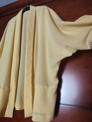 Kimono amarillo Stradivarius