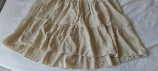 Vestido de tirantes beige verano