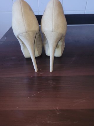 Zapatos de tacón beige