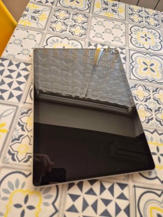Microsoft Surface Pro 9 - Original Box