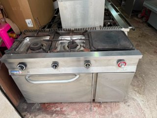 Cocina industrial BEMAR 4 fuegos + plancha