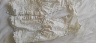 Camisa de tirantes con escote y encaje