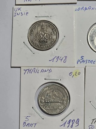 Lote 24 Monedas Asiáticas Variadas
