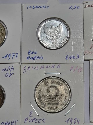 Lote 24 Monedas Asiáticas Variadas