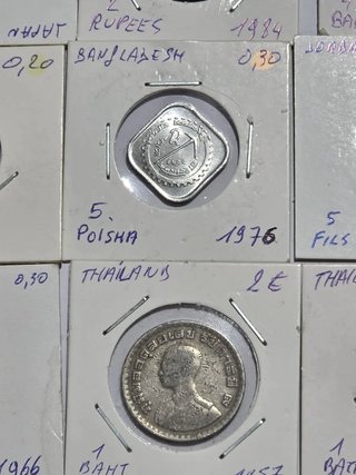 Lote 24 Monedas Asiáticas Variadas