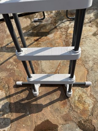 Escalera Piscina Metal y Plástico