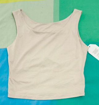 Top corto tirantes gruesos beige