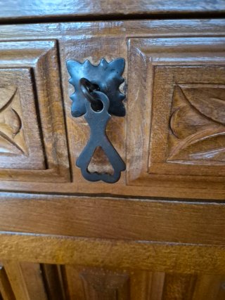 Mueble Castellano madera roble Metal