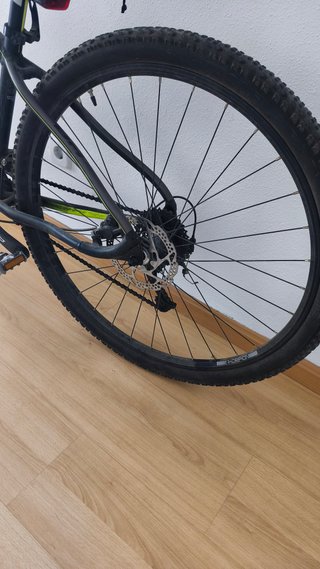 Bicicleta BH Montaña Negra y Verde