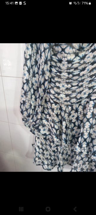 Abito Zara con balze e stampa