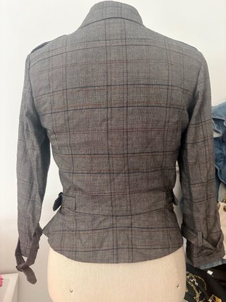Chaqueta corta cuadros gris