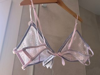 Sujetador de encaje gris y rosa