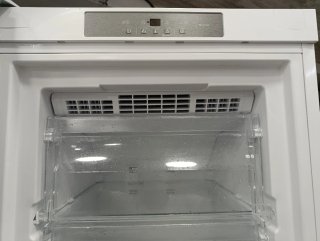 Congelador vertical Indesit 1.85x60cm
