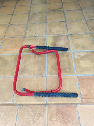 Soporte pared bicicleta rojo