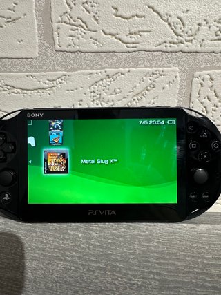 PS Vita Slim Negra + FIFA 15 + Accesorios