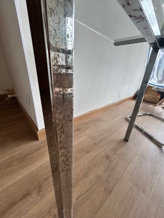 Mesa cristal y 2 sillas metacrilato