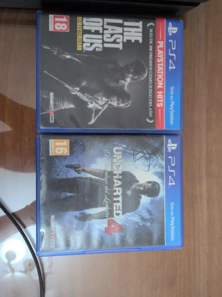 Consola PS4 1 TB + 2 Juegos + Mandos