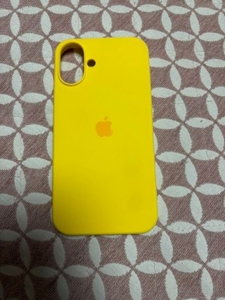 Funda iPhone 16 Plus Amarilla