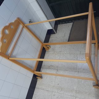 Mini cuna de madera con ruedas