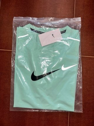 Conjunto Nike Running Verde Talla M