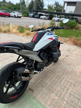BMW R 1300 R PERFORMANCE