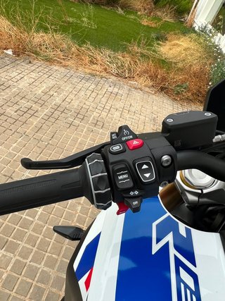 BMW R 1300 R PERFORMANCE