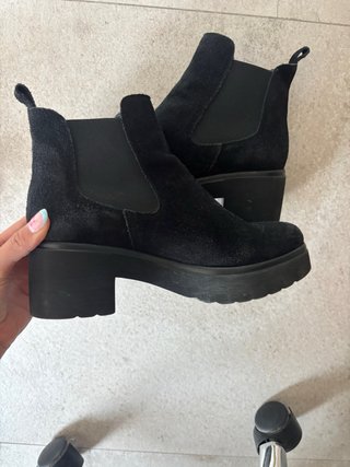 Botines negros de ante