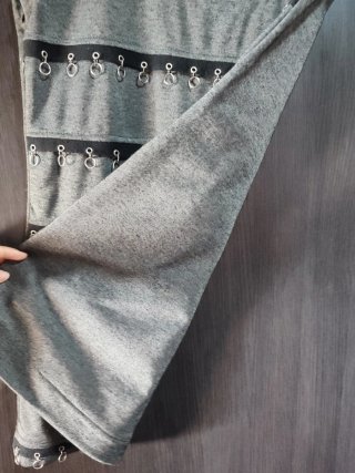 Vestido corto anillas gris INSIDE