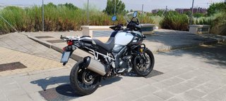 Suzuki V-Strom 1000 año 2015 + baúl 58l