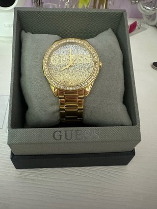 Reloj Guess Dorado y Plateado