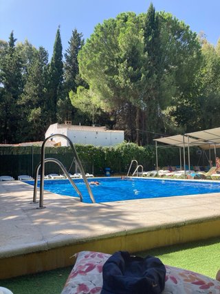 Caravana fija con avance en camping Medina Sidonia